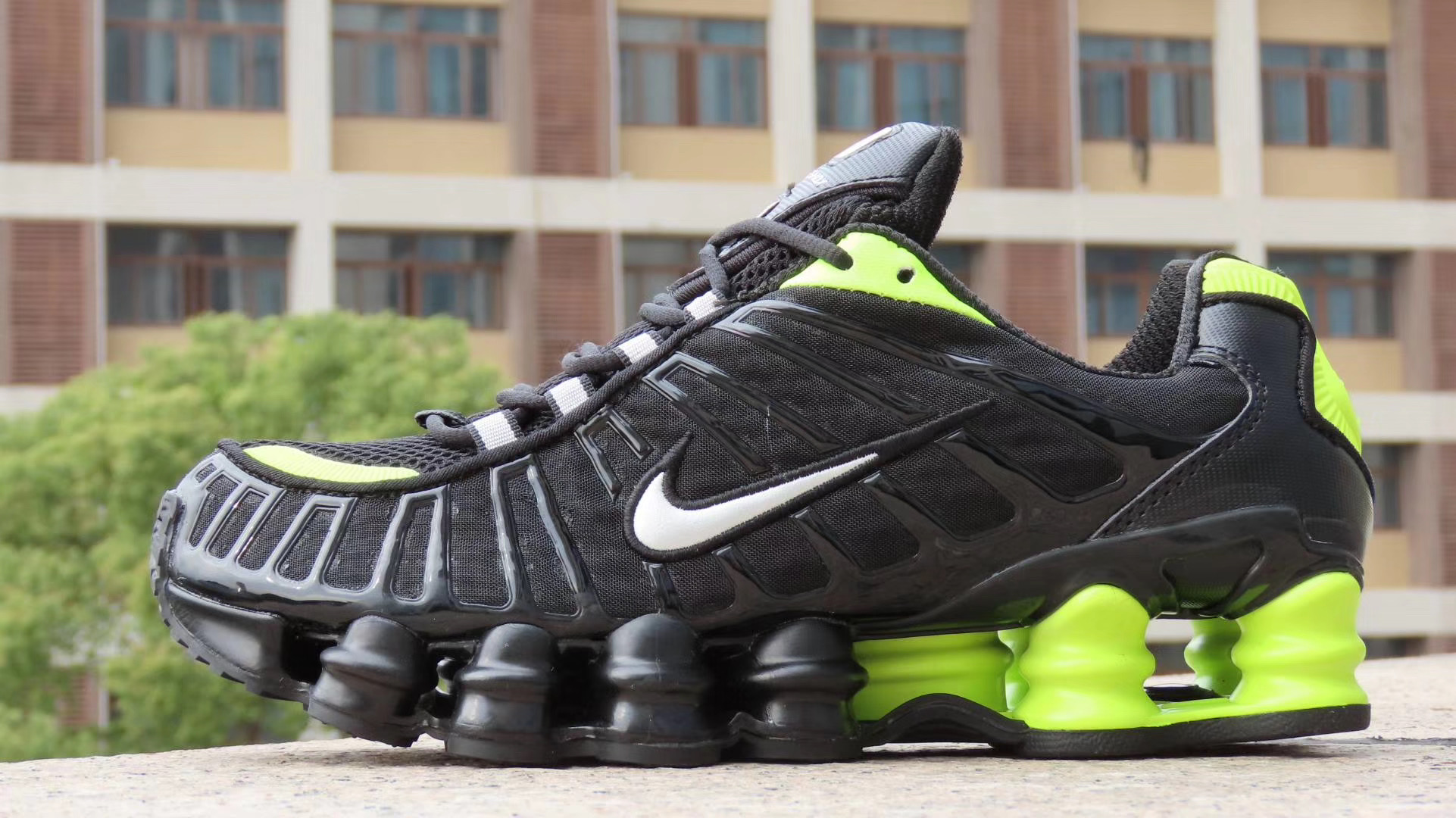 Women Nike Shox 13 Black Green White Shoes